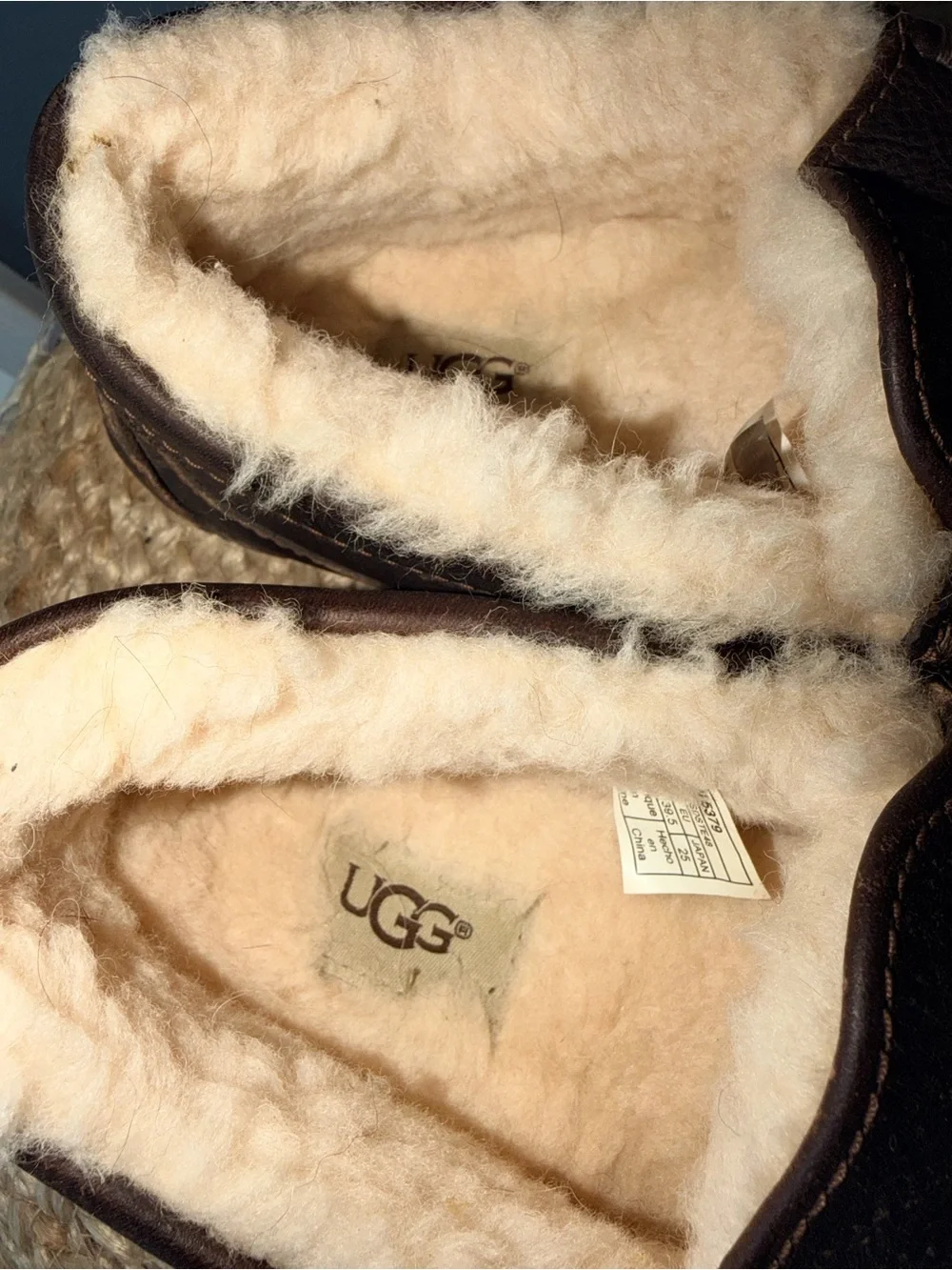 UGG Men’s Ascot Leather Slippers